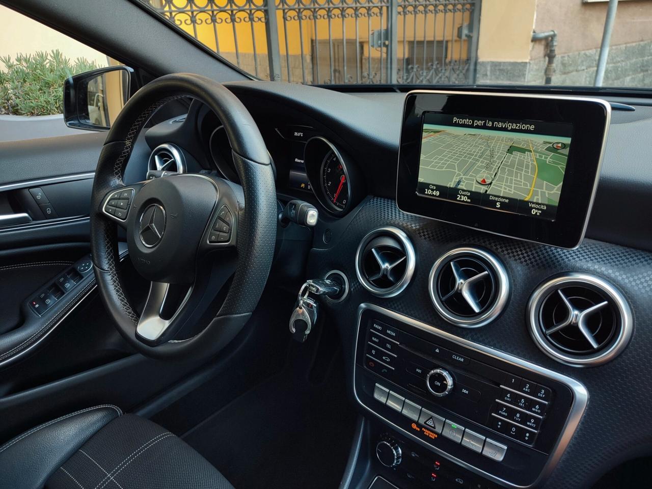 Mercedes-benz A 180 automatica Euro 6 Navi/Sensori/Full