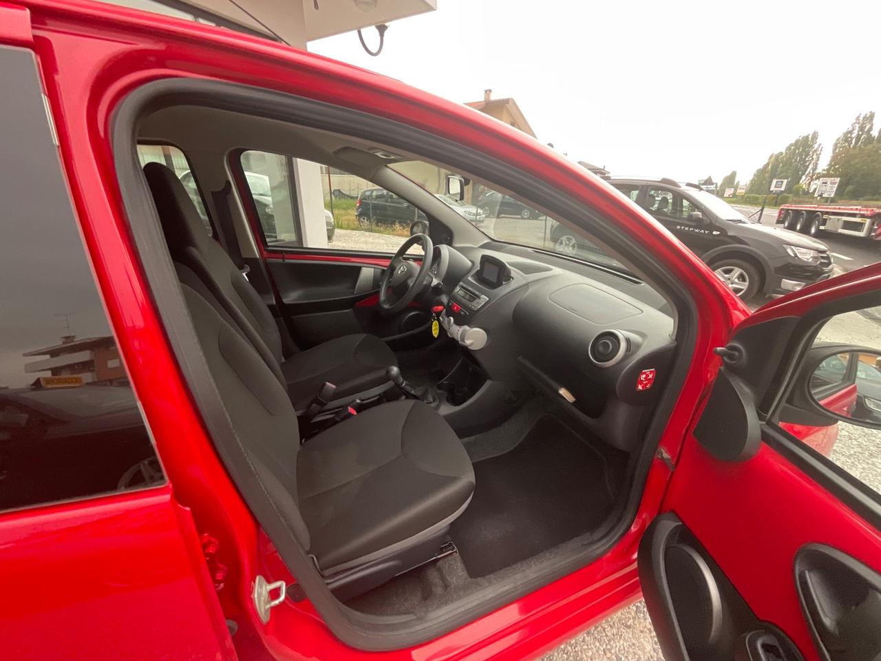 Toyota Aygo 1.0 12V VVT-i 5 porte Active Connect