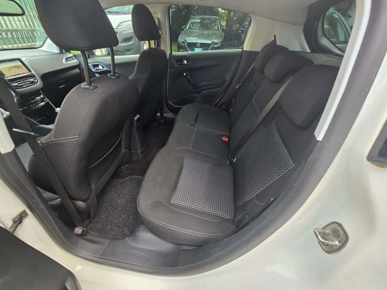 Peugeot 208 1.6HDI 100CV Allure EURO6-2015
