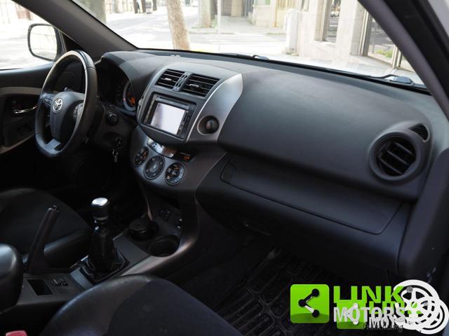 TOYOTA RAV 4 2.2 D-4WD Luxury