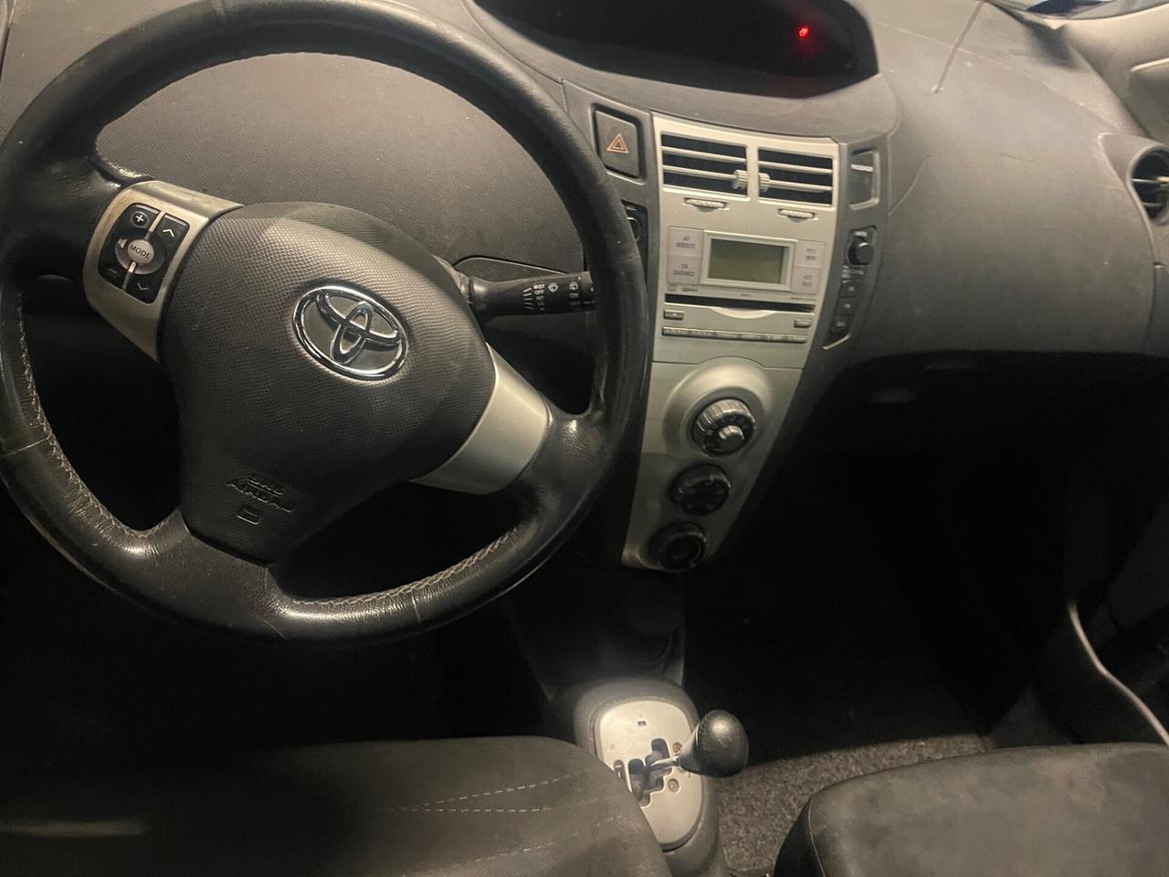 Toyota Yaris 1.3 5 porte Sol
