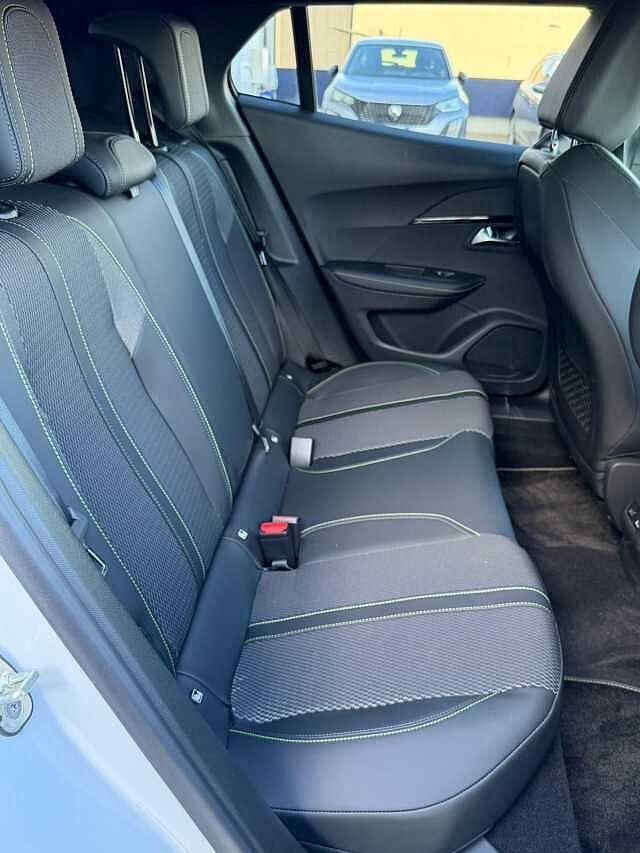 Peugeot 2008 motore elettrico 136 CV GT