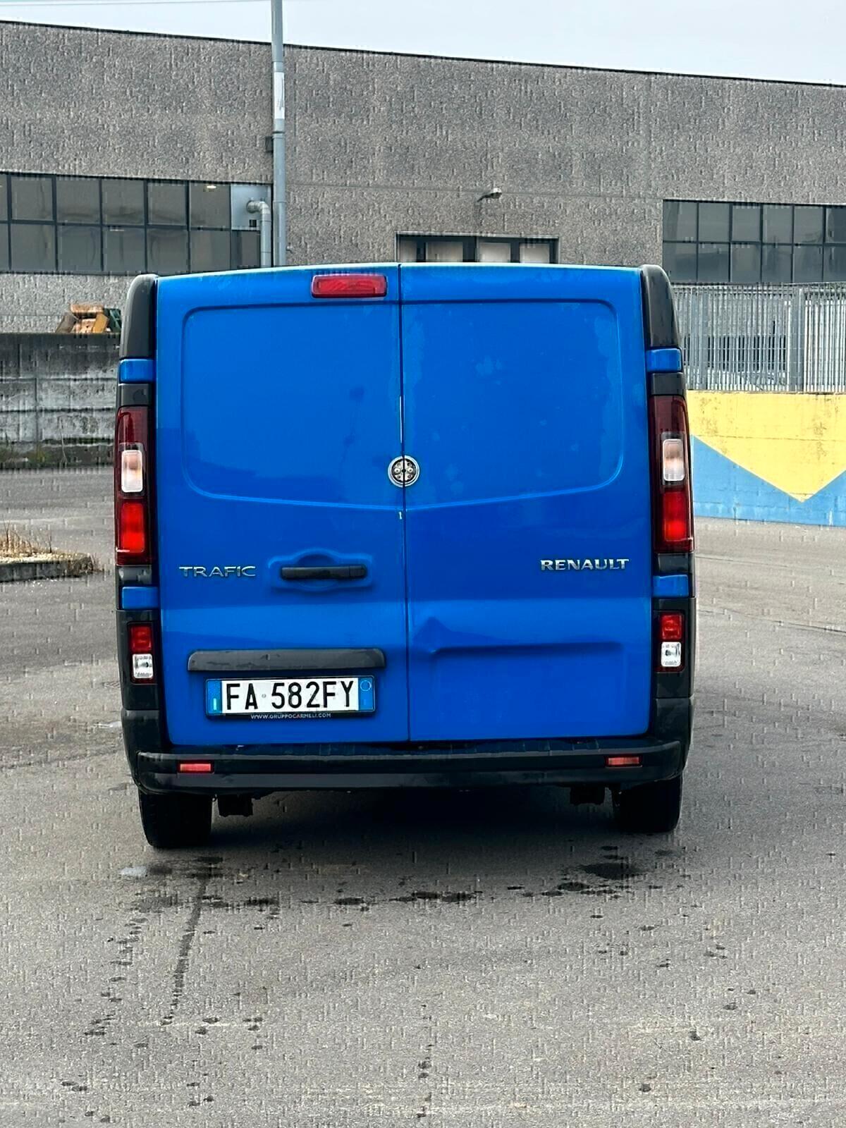 RENAULT TRAFIC ANNO 2015 PRONTO ALL'USO! SUPER PREZZO!