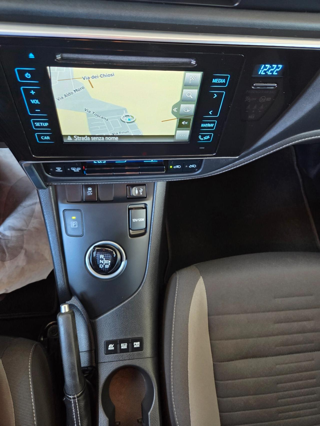 Toyota Auris 1.8 Hybrid Lounge