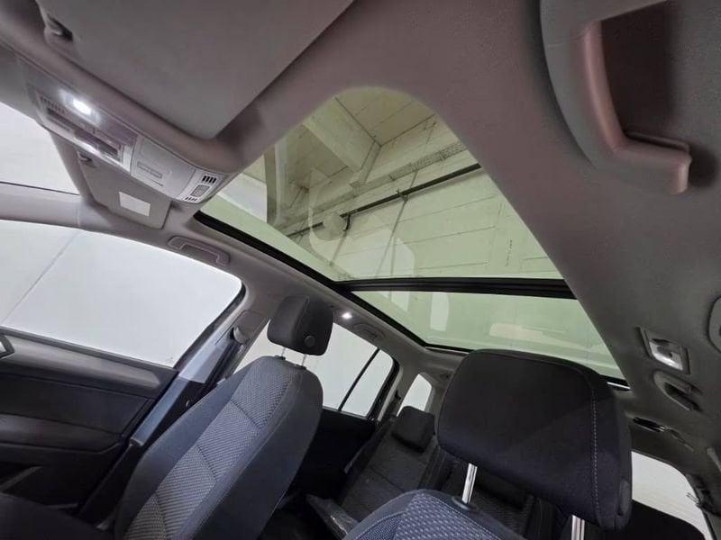 Volkswagen Touran 1.5 TSI DSG Comfortline Navi Pro Tetto Camera Led