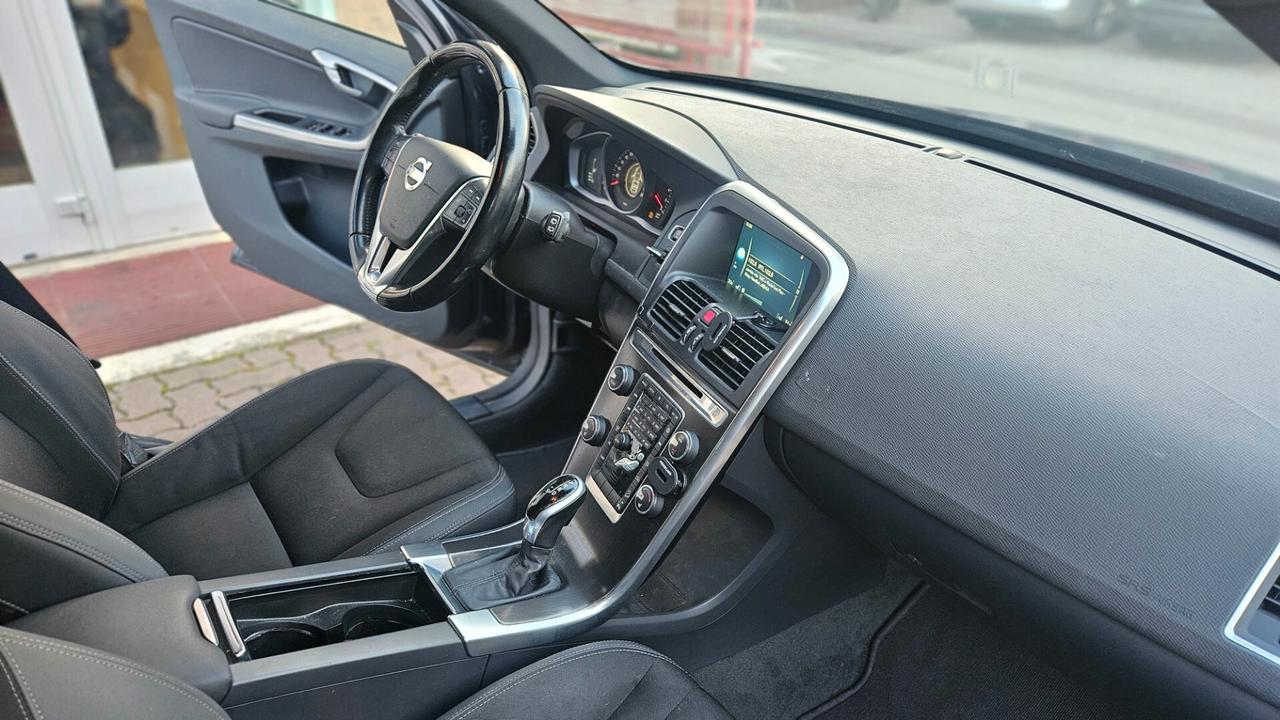 Volvo XC 60 2.4 d4 awd 181cv geartronic NAVY-CAM-SED.RISC