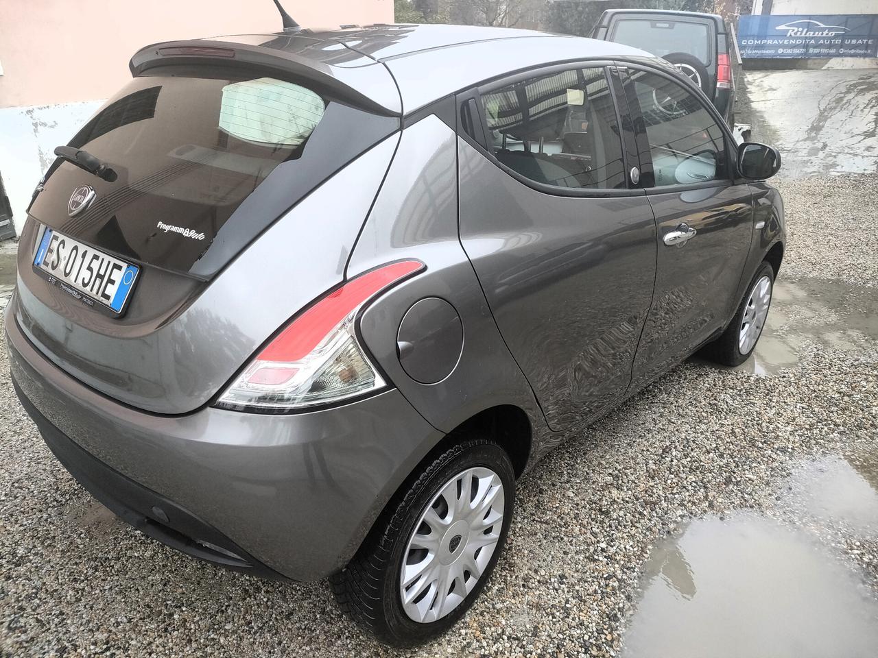 Lancia Ypsilon 0.9 TwinAir 85CV Ecochic Gold