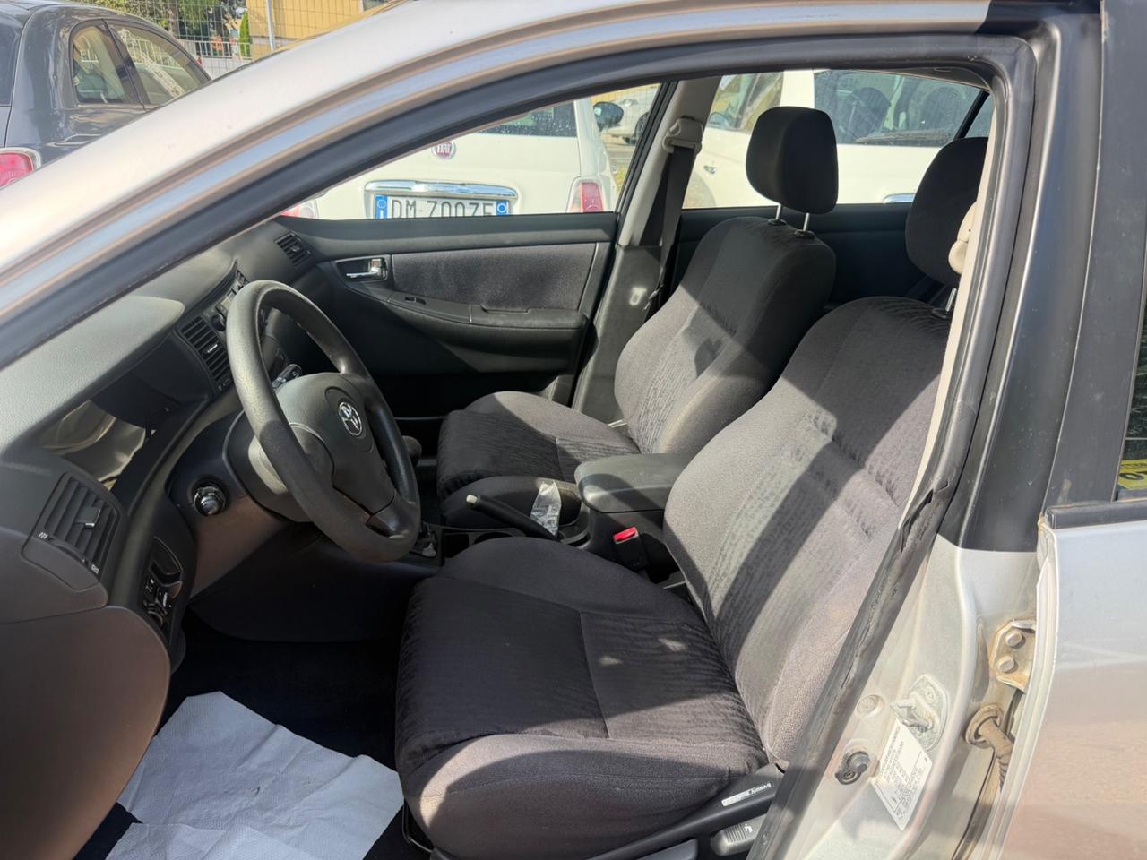 Toyota Corolla 1.4 16V 5 porte
