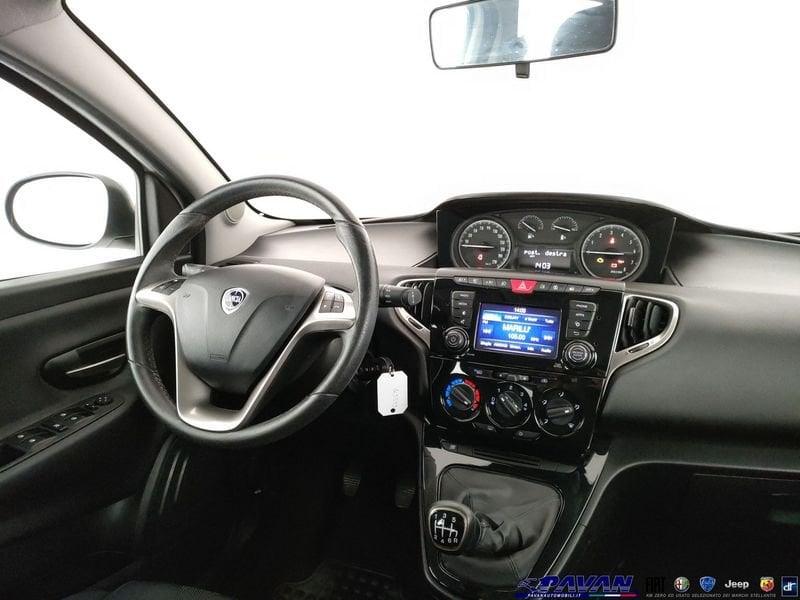 Lancia Ypsilon 1.0 FireFly 5 porte S&S Hybrid Ecochic Gold