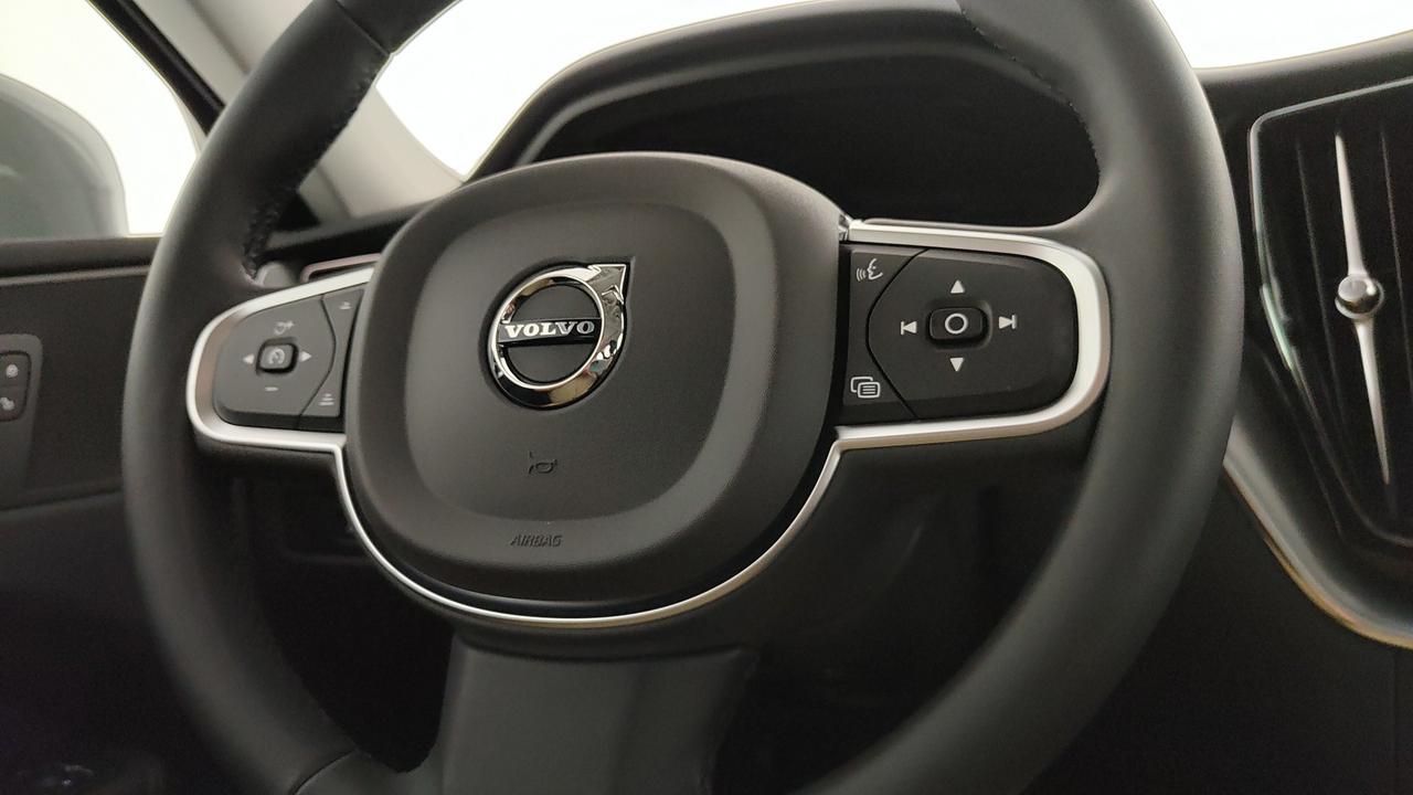 VOLVO N.XC60 Core T6 AWD AUT