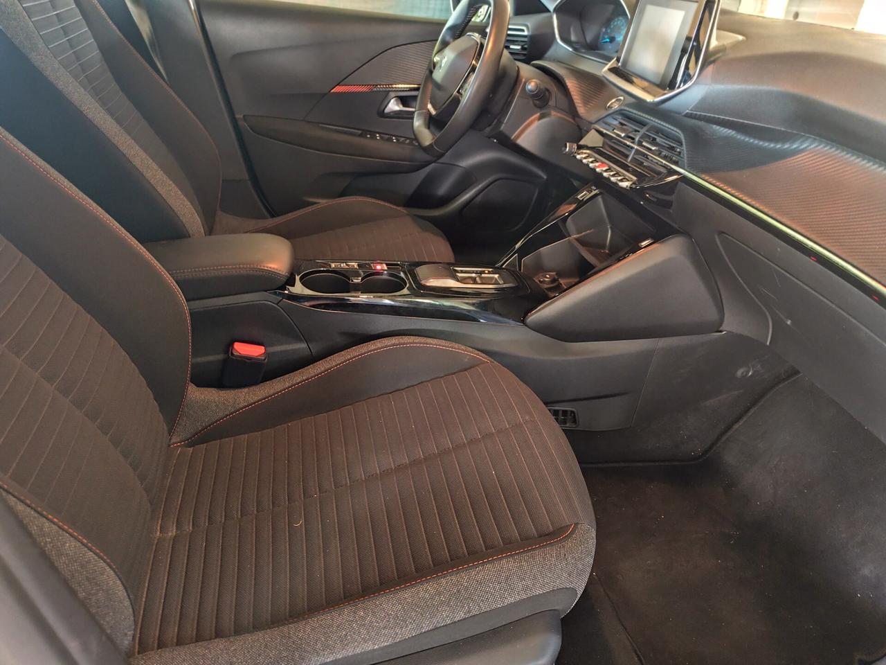 Peugeot 208 motore elettrico 156 CV 5 porte GT