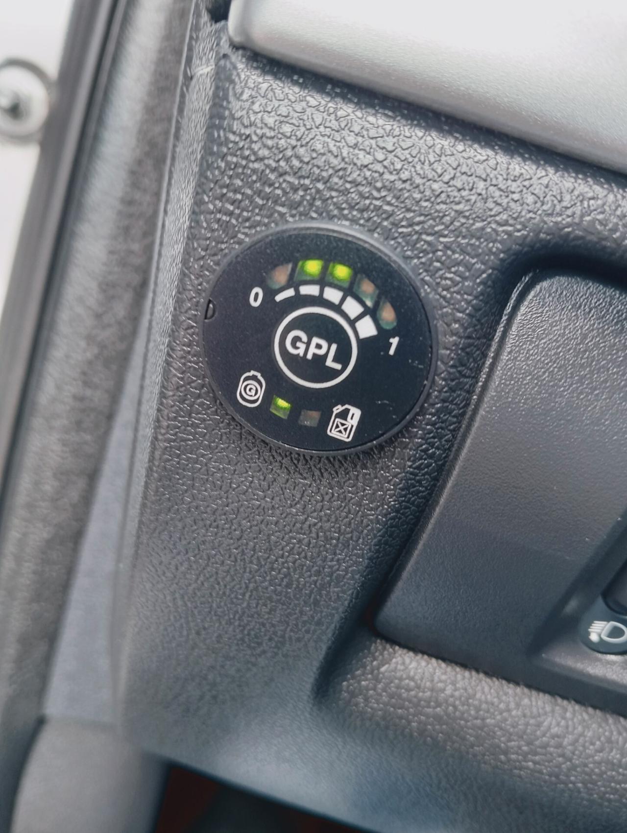 Renault Clio 1.2 16V 5 porte GPL Dynamique