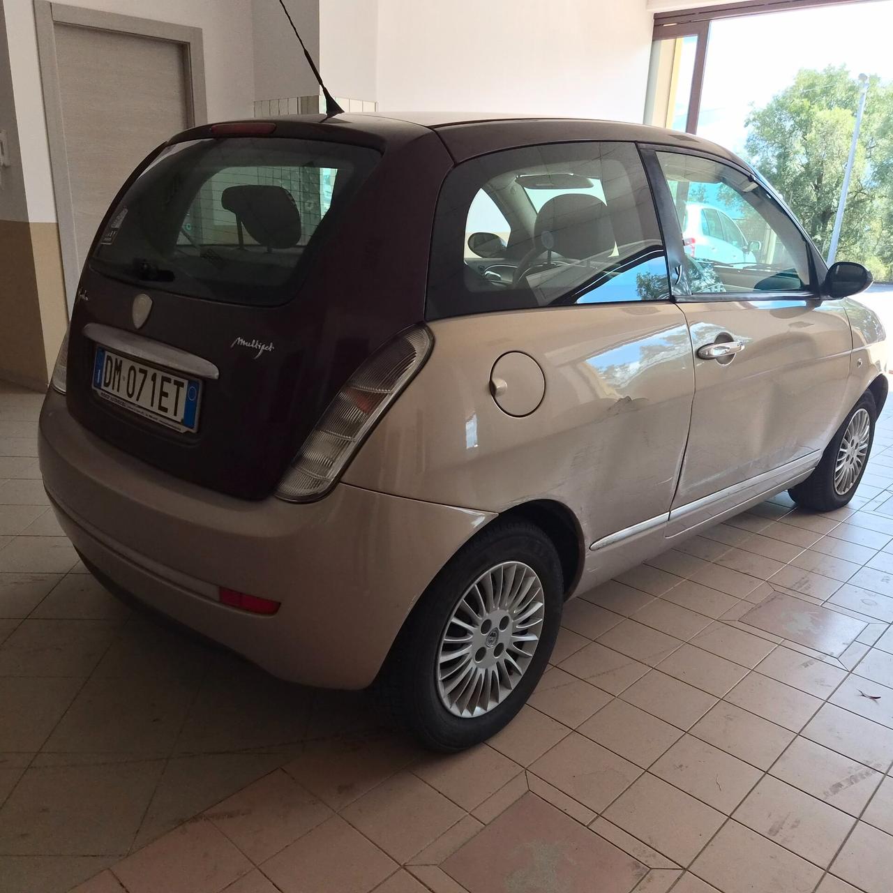 Lancia Ypsilon 1.3 MJT 75 CV Platino
