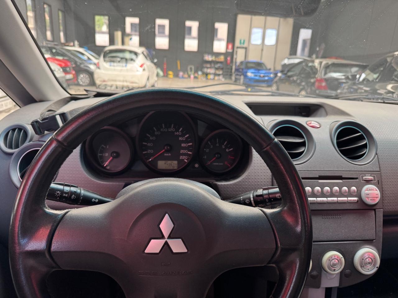 Mitsubishi Colt 1.3 16V 5p. Invite