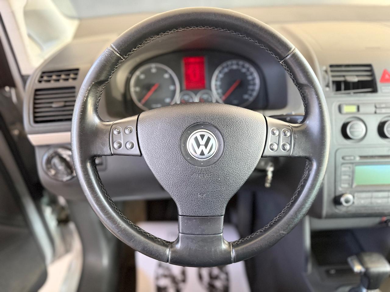 Volkswagen Touran 2.0 16V TDI DSG Highline