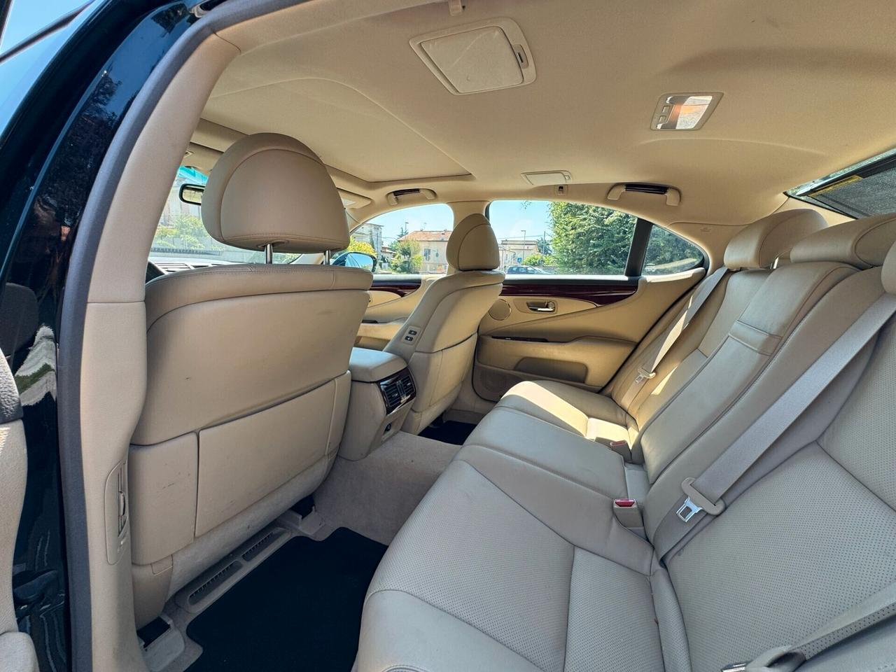 Lexus LS 600 600h