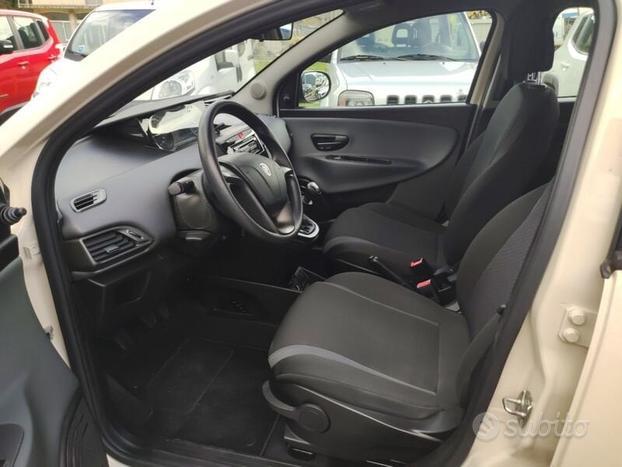 Lancia Ypsilon 1.2 69 CV 5 porte GPL Gold