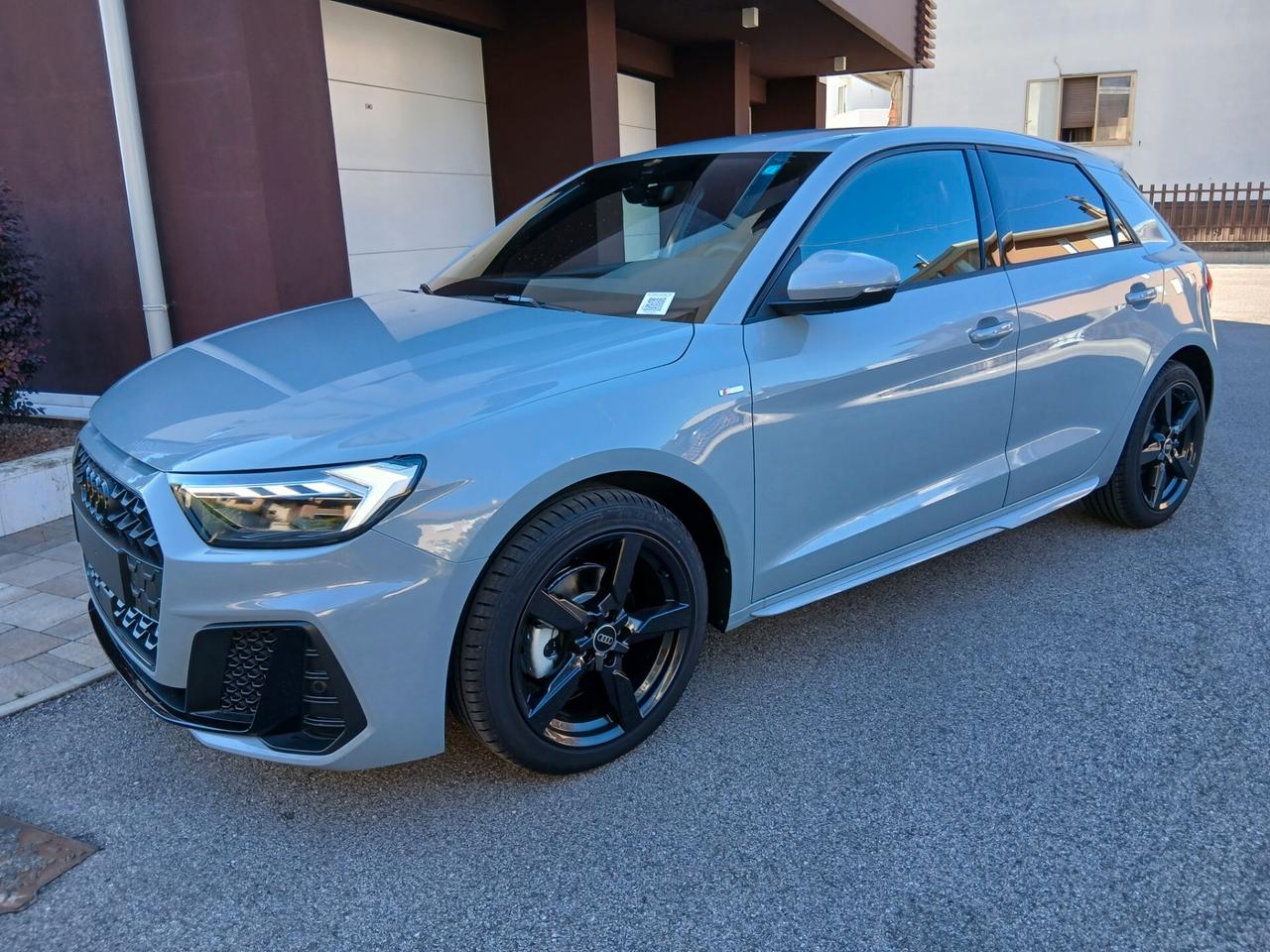 Audi A1 SPB 30 TFSI S line edition tua a € 212 mese