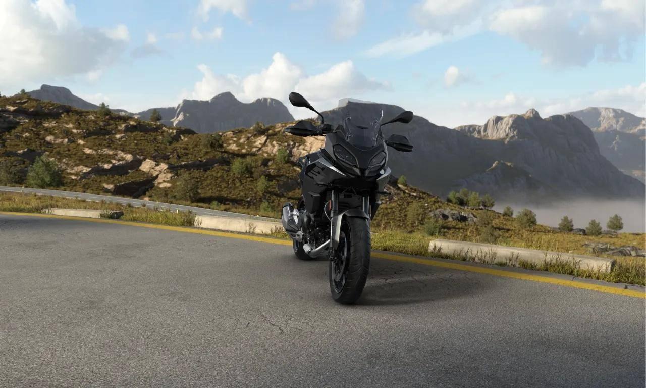 BMW F 900 XR Triple Black