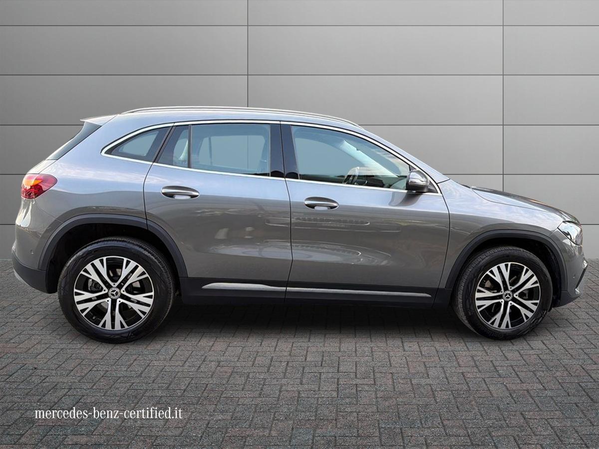 Mercedes-Benz GLA 180 Progressive Advanced auto