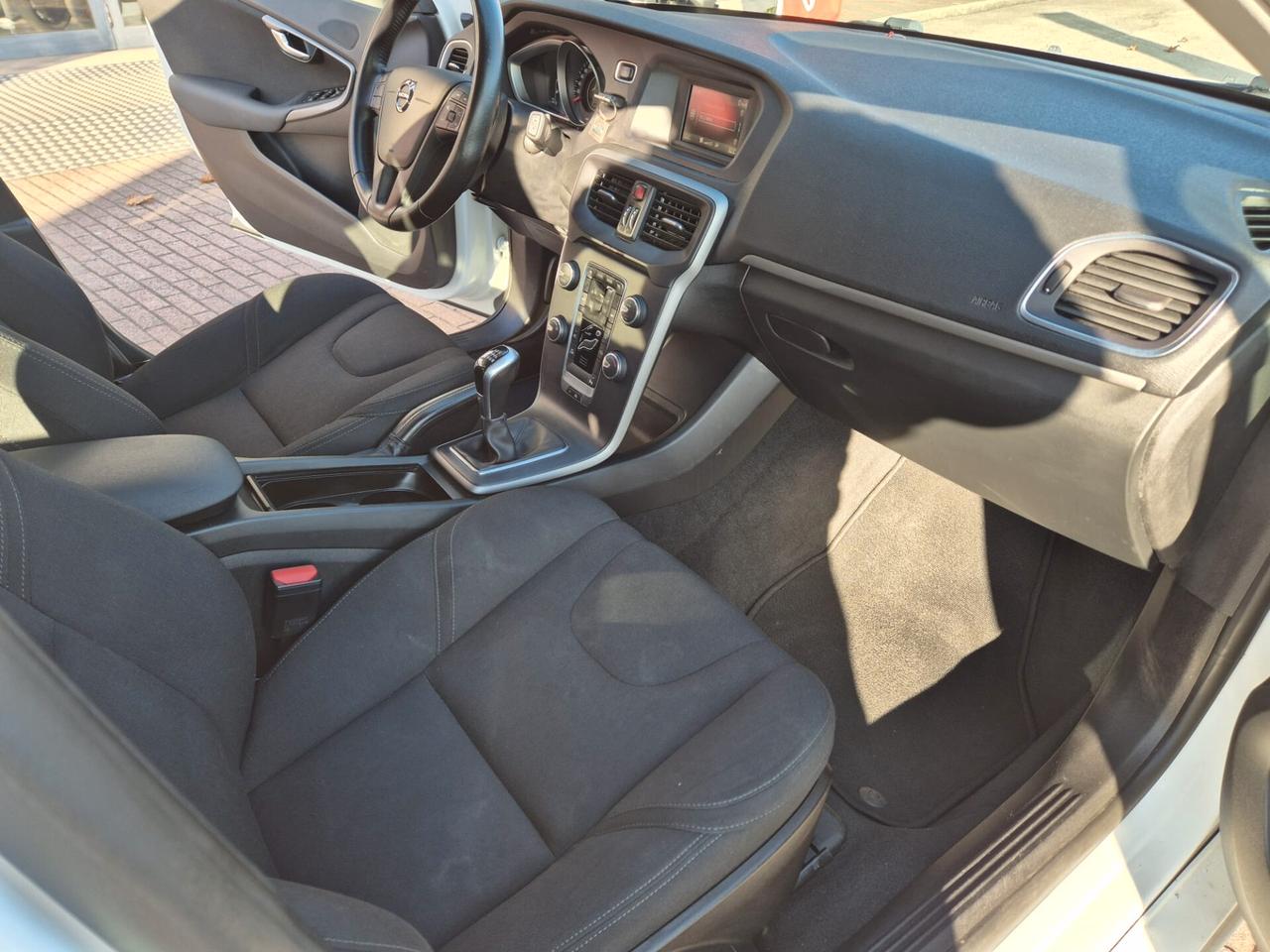 Volvo V40 120CV D2 BUSINESS E6B--Pass. incluso!