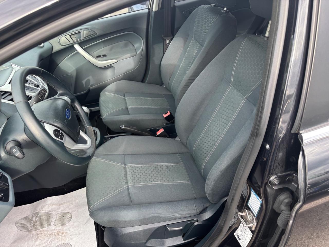 Ford Fiesta 1.4 5 porte Bz.- GPL Titanium