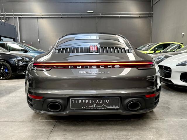 PORSCHE 911 Carrera 4S