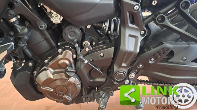 YAMAHA MT-07 .