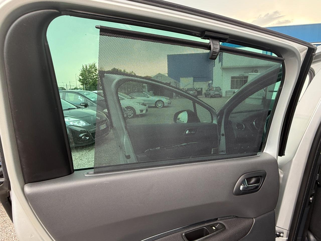 Peugeot 5008 2.0 HDi 150CV