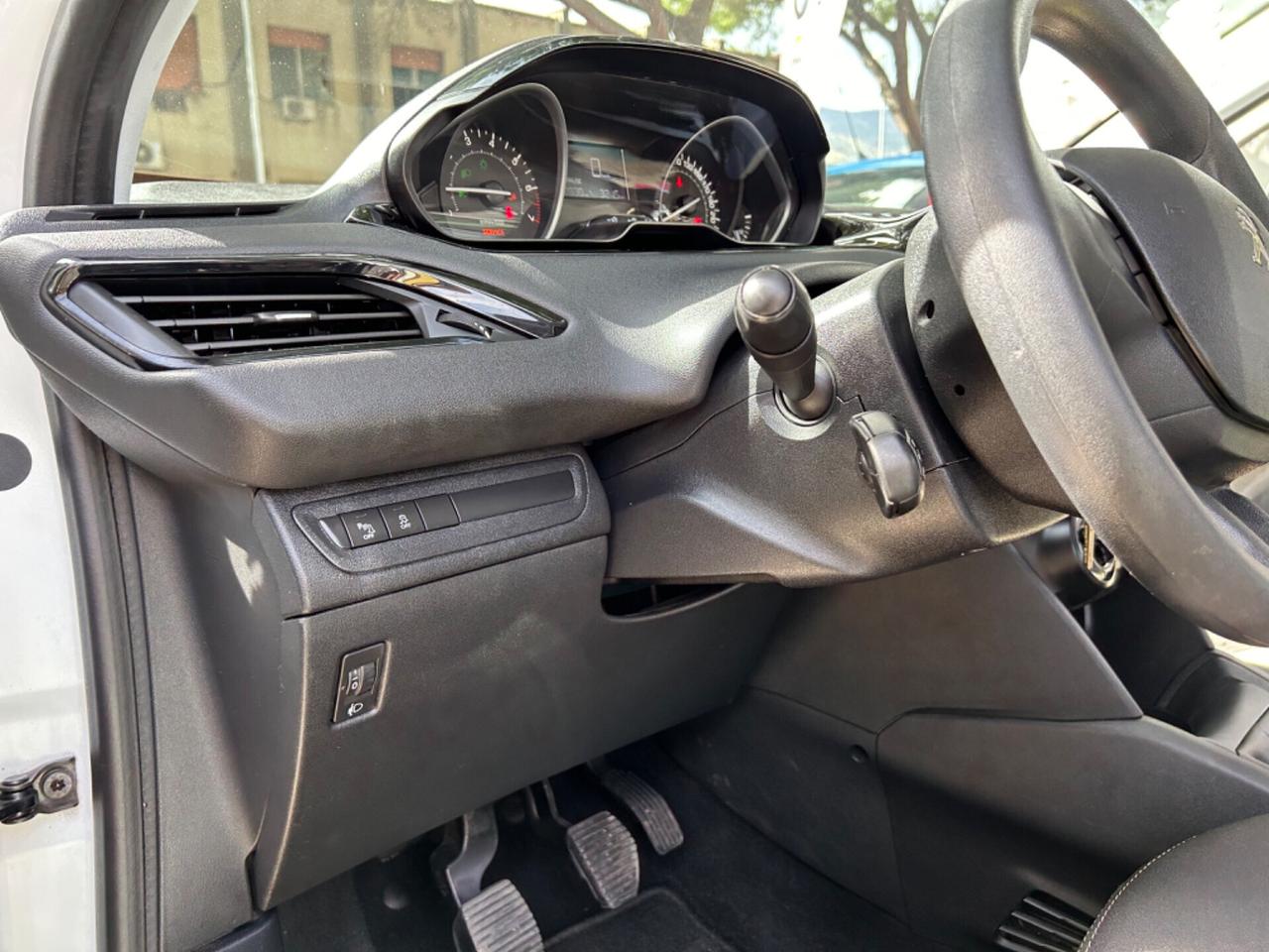 Peugeot 208 1.0 5 porte Allure
