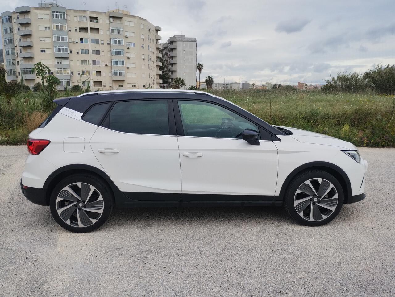 Seat Arona 1.0 TGI FR ( sportiva , full optional e dai consumi record)