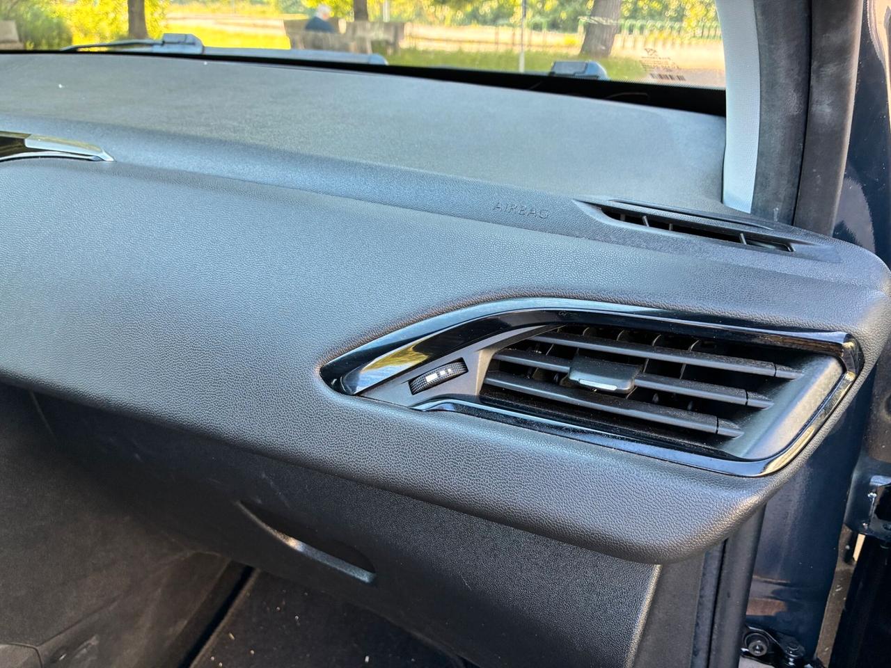 Peugeot 208 PureTech 82 5p. GPL Active