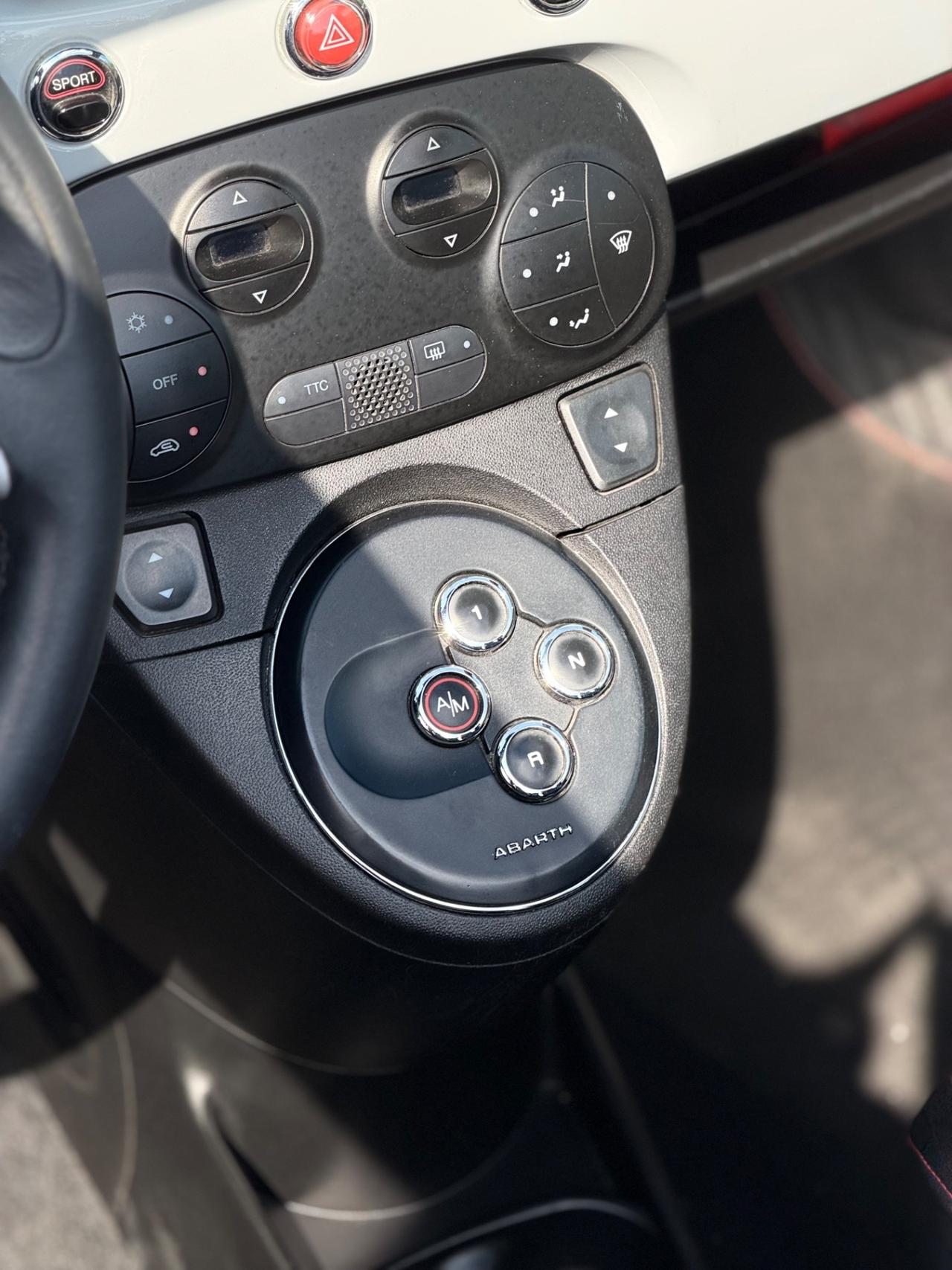 Abarth 500 C 1.4 Turbo T-Jet MTA Bicolore