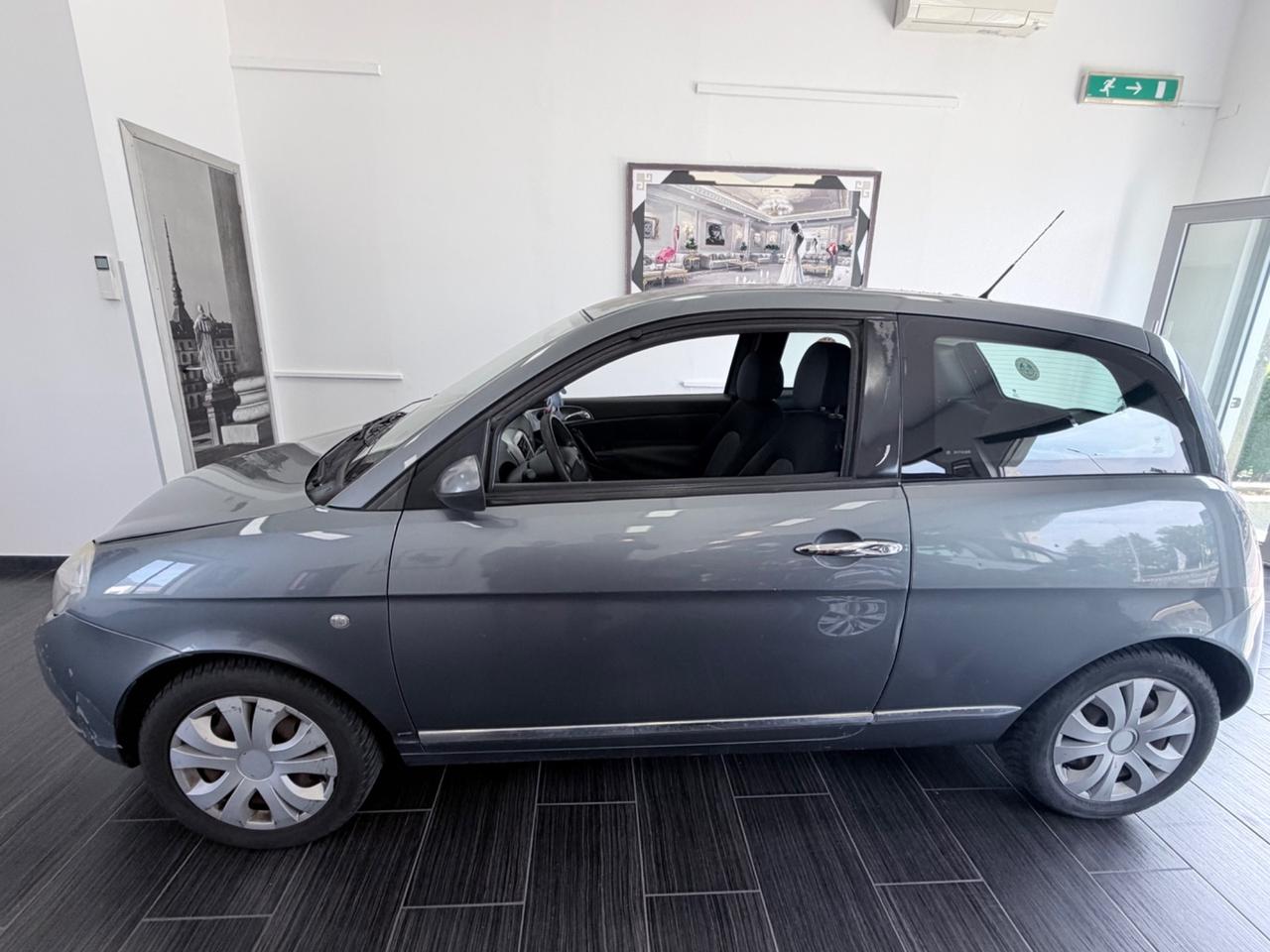 Lancia Ypsilon 1.2 Argento ok neopatentati