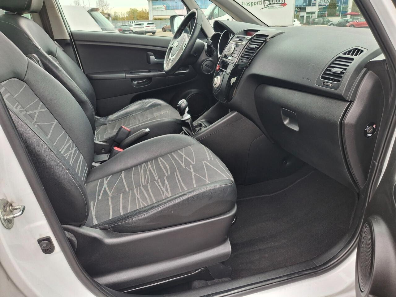 Kia Venga 1.6 CRDi-TETTO PANORAMICO APRIBILE-