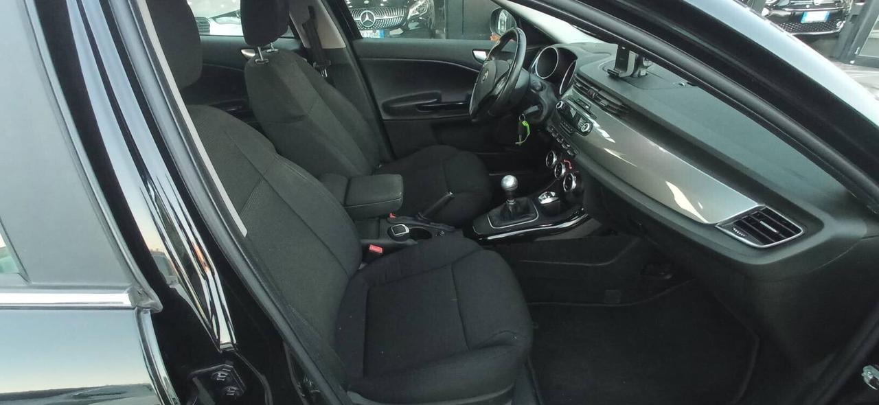 Alfa Romeo Giulietta 1.6 JTDm-2 Distinctive