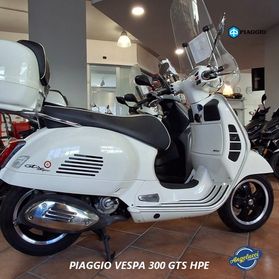 PIAGGIO Vespa 300