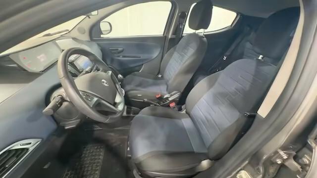 Lancia Ypsilon 1.0 FireFly 5 porte S&S Hybrid Platino