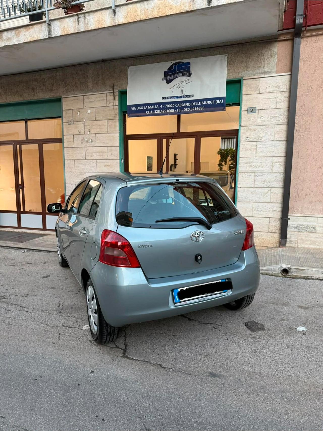 Toyota Yaris 1.0 5 porte