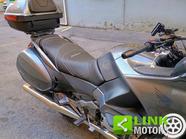 HONDA Deauville 700 Montesa NT 700