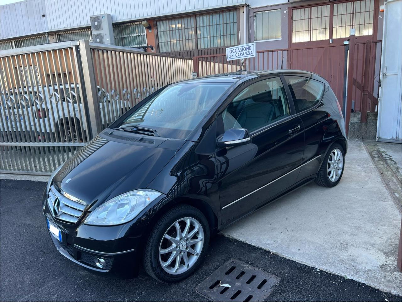 Mercedes-benz CON 12 MESI DI GARANZIA INCLUSA NEL PREZZO