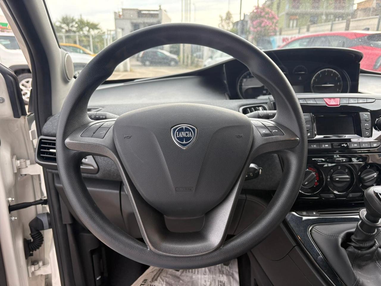 Lancia Ypsilon 1.2 69 CV 5 porte GPL Alberta Ferretti