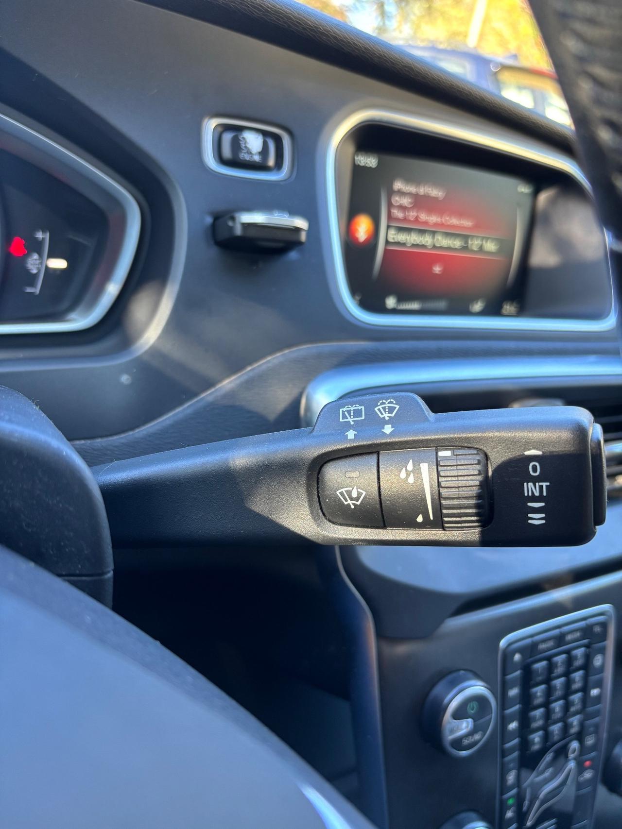 Volvo V40 Cross Country D2 1.6 Summum