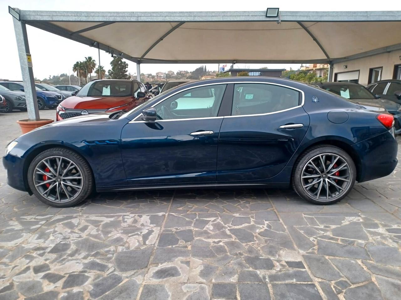 Maserati Ghibli L4 330 CV MHEV Gransport