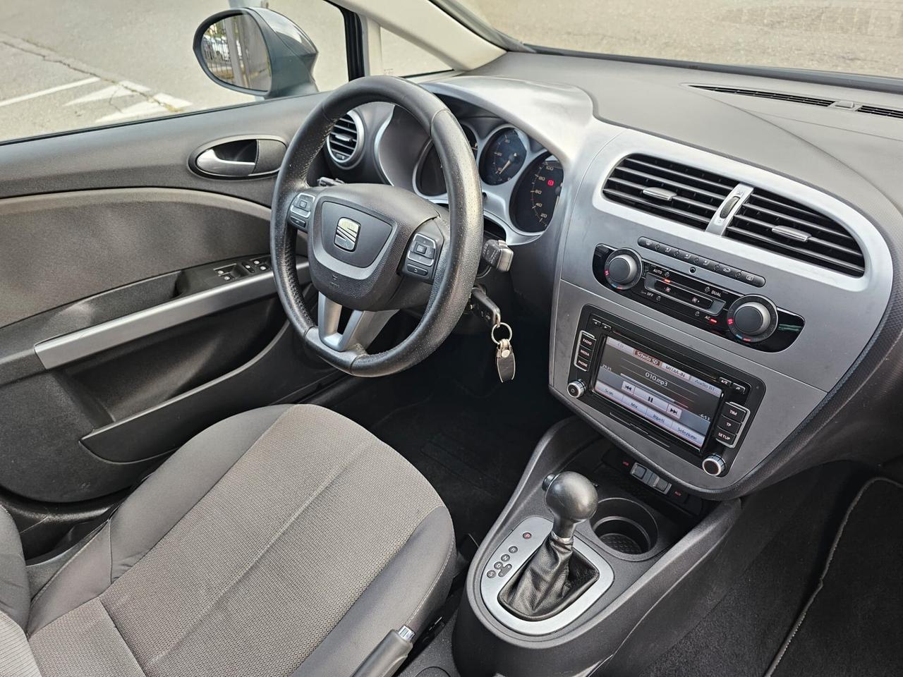 Seat Leon 1.6 TDI 105cv Style*DSG*Tetto*Euro5*