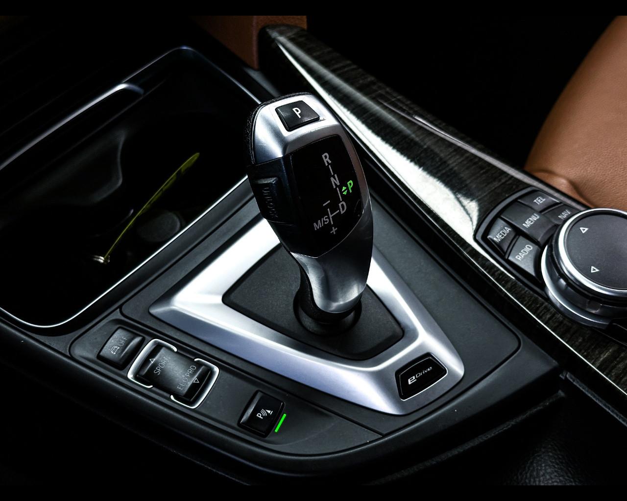 BMW Serie 3 (F30/31) - 330e iPerformance Msport