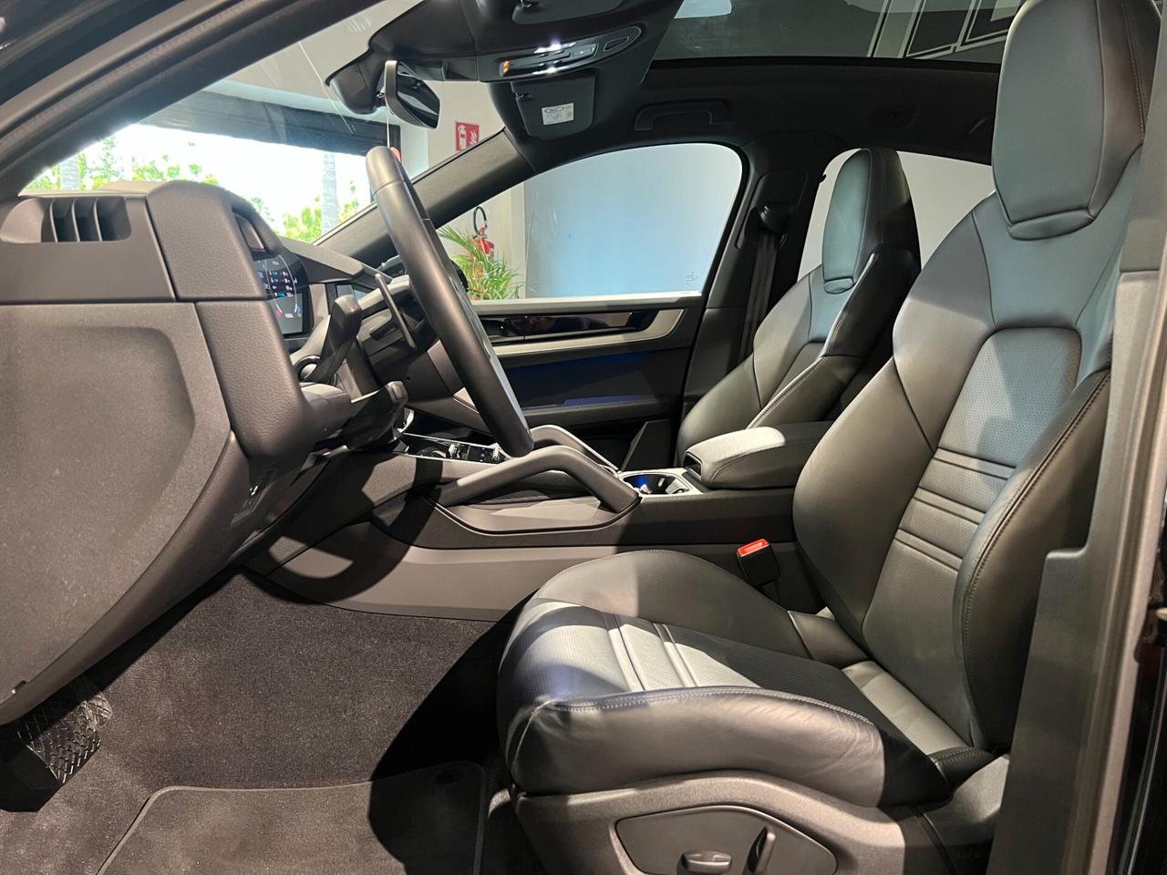 Porsche Cayenne Coupé 3.0 V6 - 3Screens