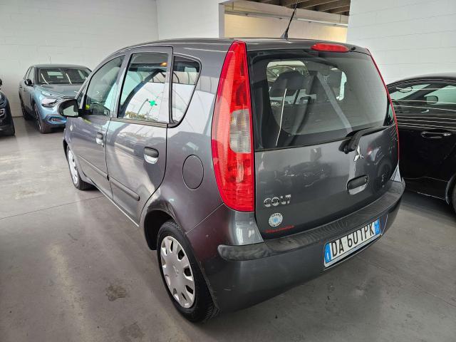 Mitsubishi Colt Colt VIII 2004 5p 1.1 12v