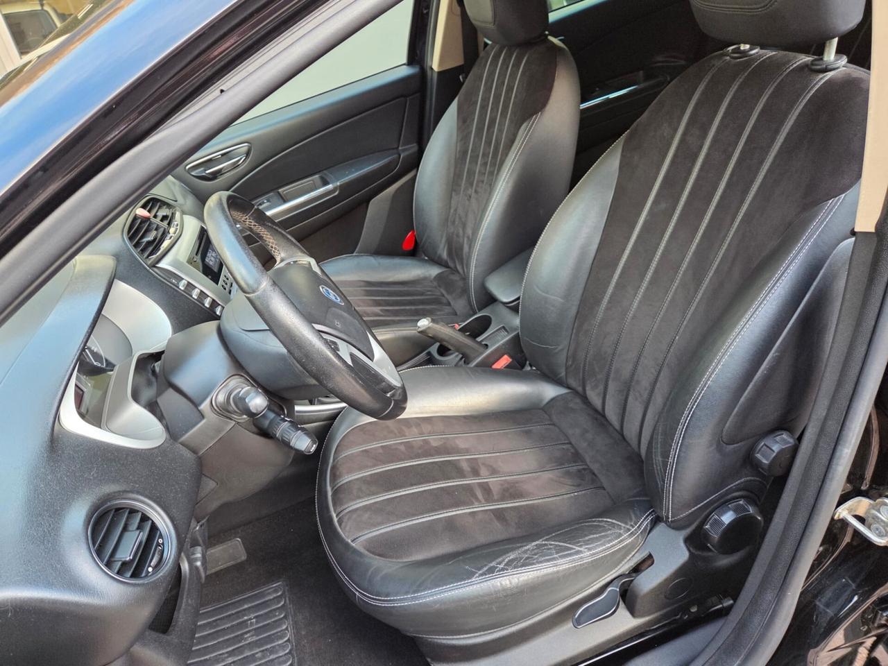 Lancia Delta 1.6 MJT DPF Gold