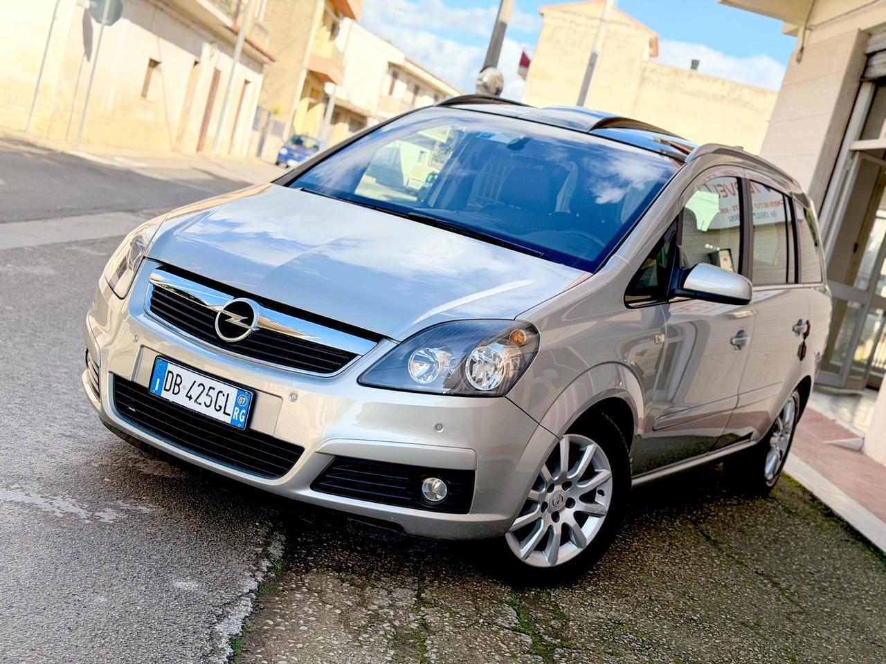 Opel Zafira 1.9 16V CDTI 150CV Cosmo cambio Aut